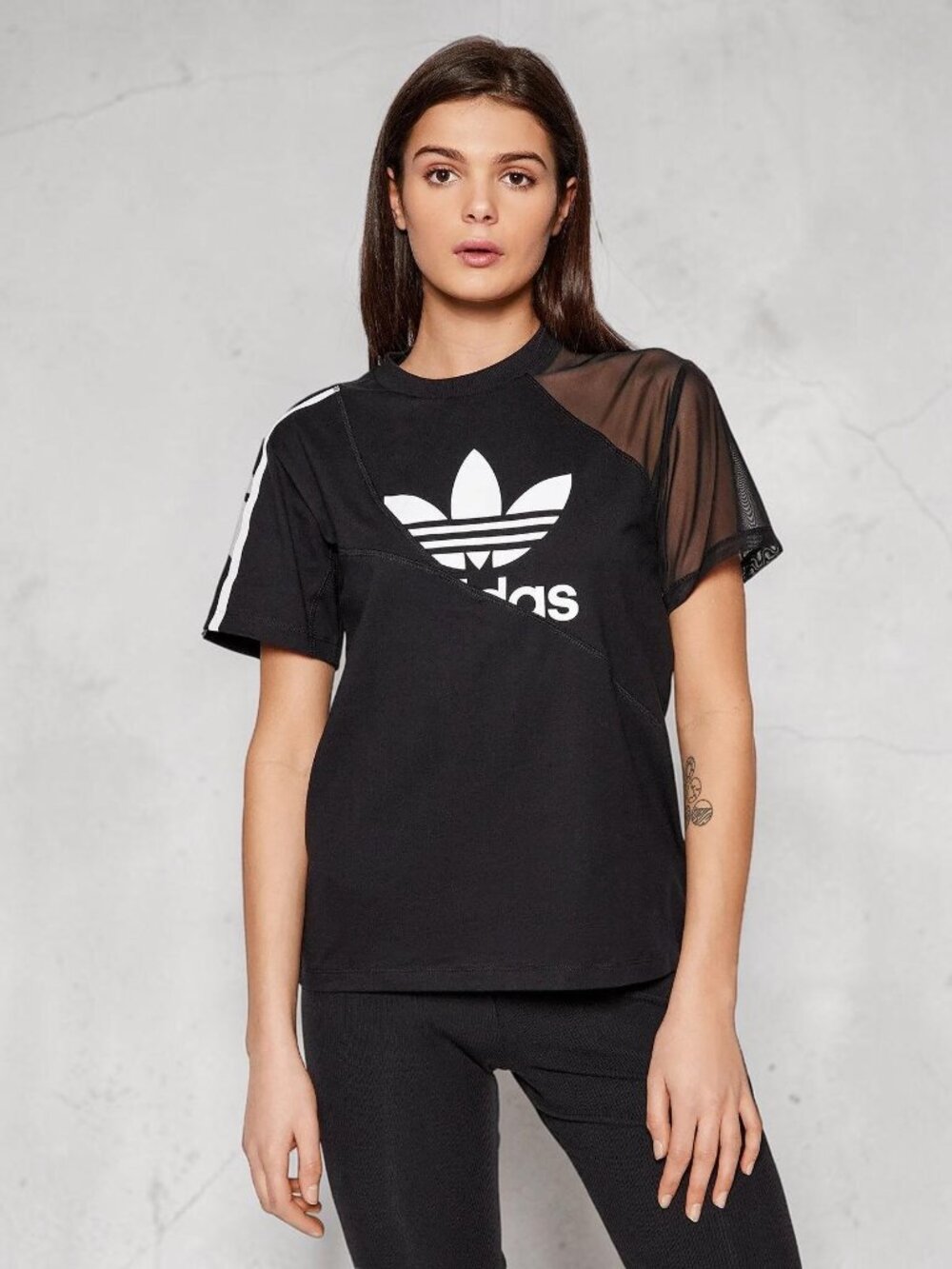 adidas Originals Women’s Split Trefoil T-Shirt (M)